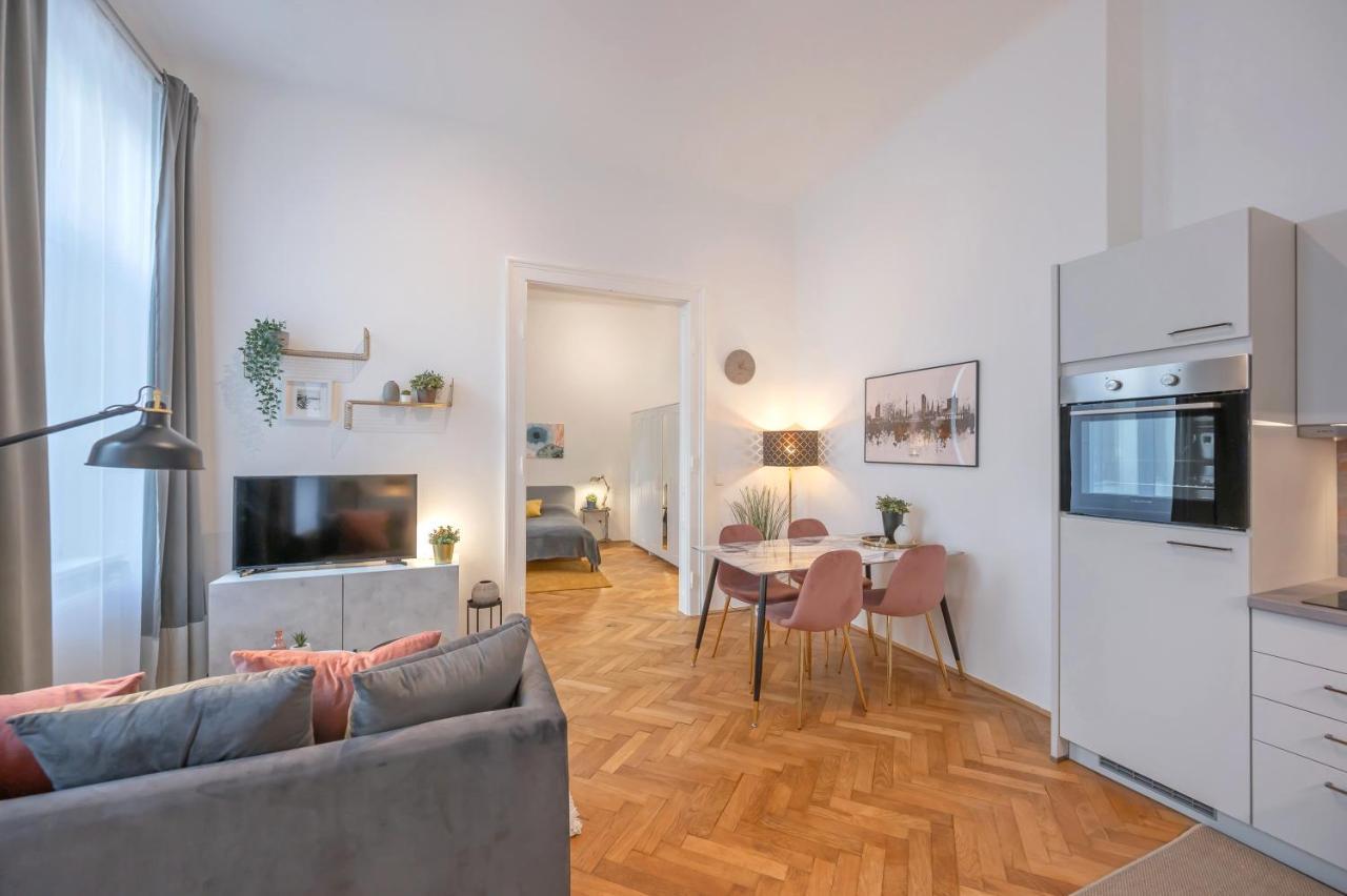 Cosy City Center Apartment เวียนนา ภายนอก รูปภาพ