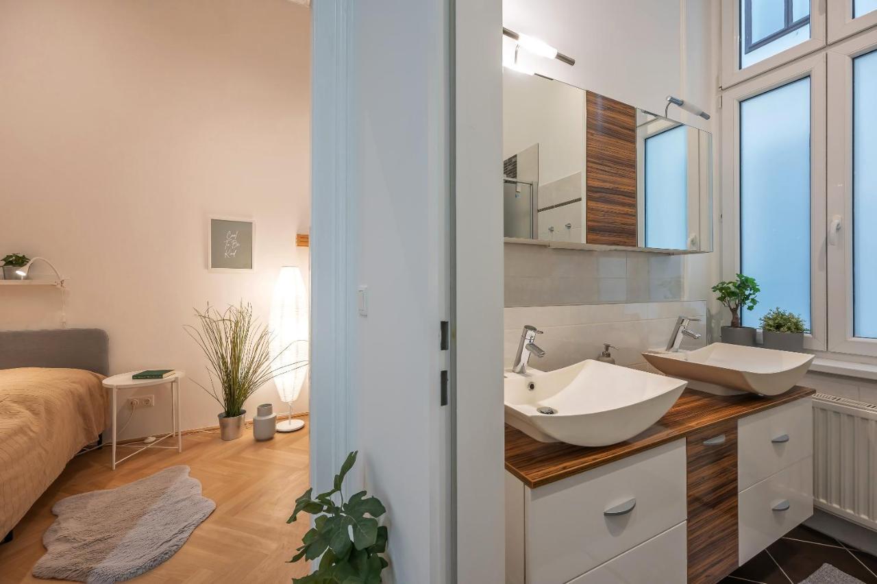 Cosy City Center Apartment เวียนนา ภายนอก รูปภาพ