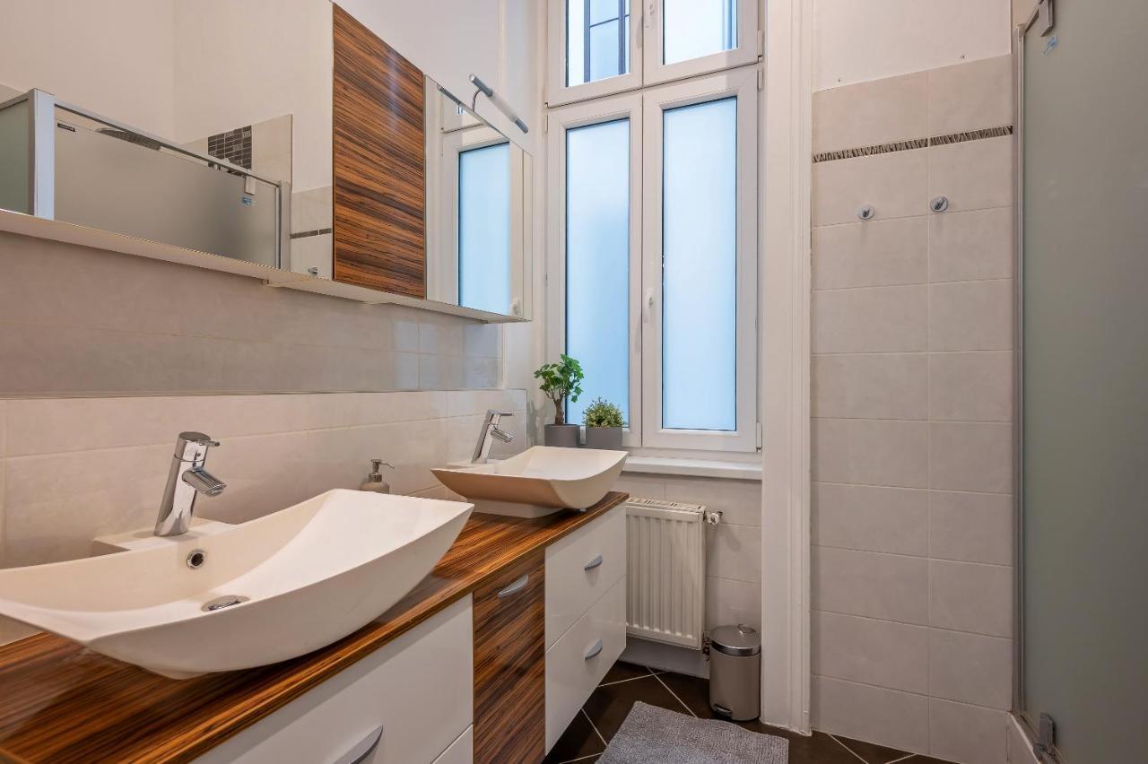Cosy City Center Apartment เวียนนา ภายนอก รูปภาพ