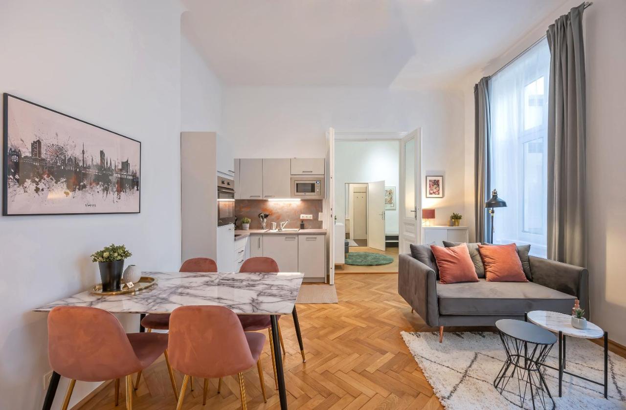 Cosy City Center Apartment เวียนนา ภายนอก รูปภาพ