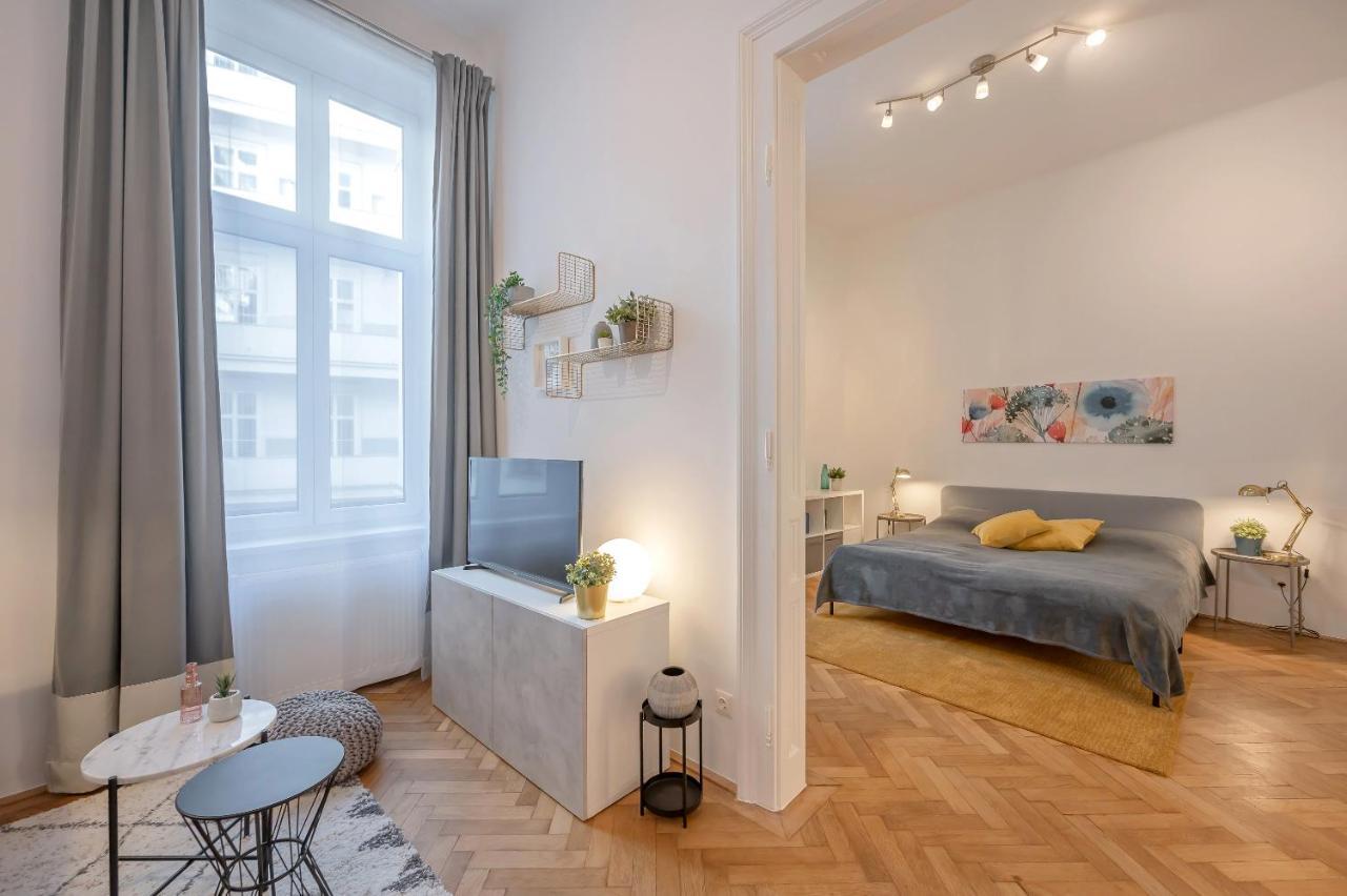 Cosy City Center Apartment เวียนนา ภายนอก รูปภาพ