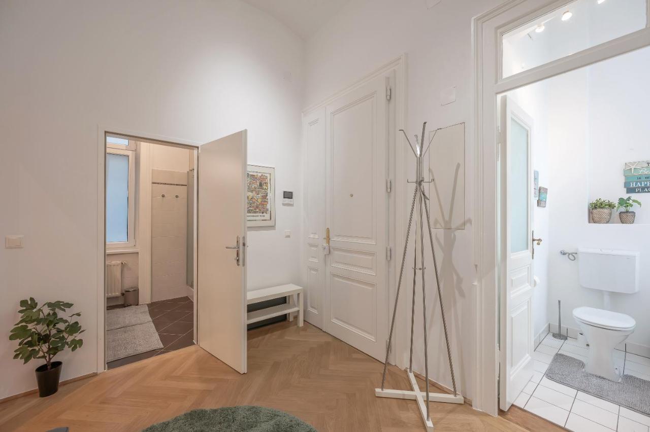 Cosy City Center Apartment เวียนนา ภายนอก รูปภาพ