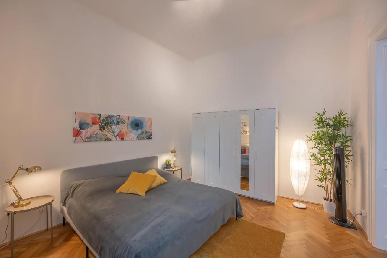 Cosy City Center Apartment เวียนนา ภายนอก รูปภาพ